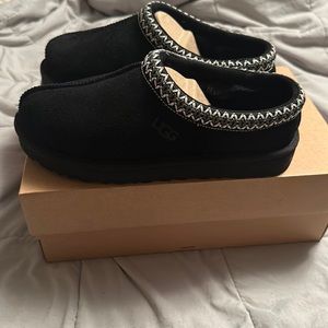 Brand new Ugg tasman slippers black